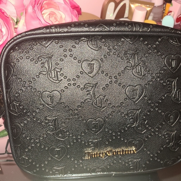 Debossed licorice camera crossbody bag - Picture 3 of 3